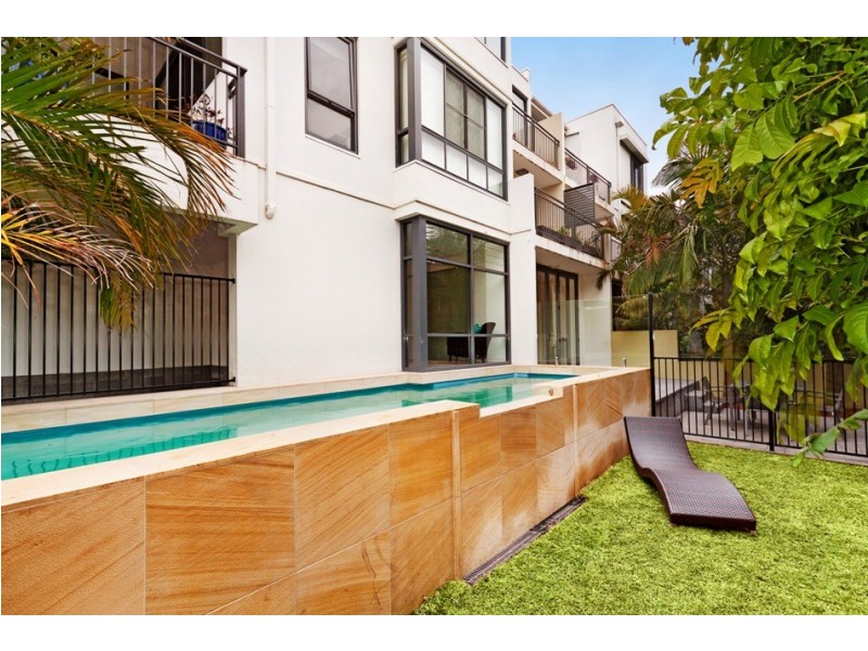 2/24 Clarence Avenue, Dee Why NSW 2099