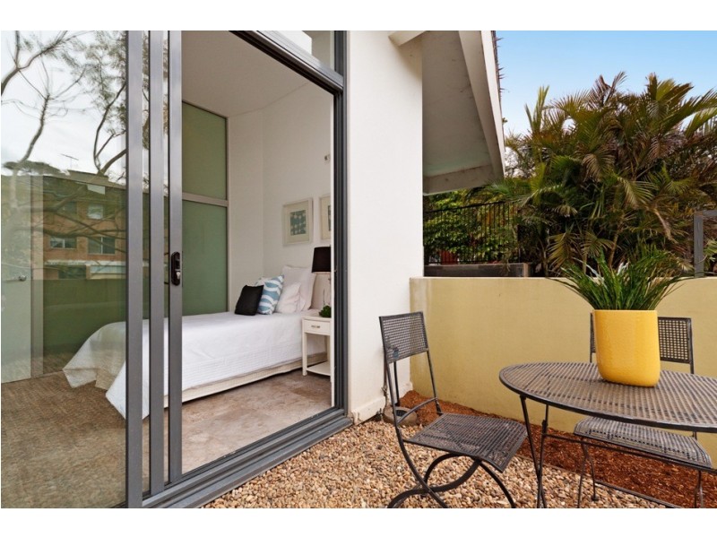 2/24 Clarence Avenue, Dee Why NSW 2099
