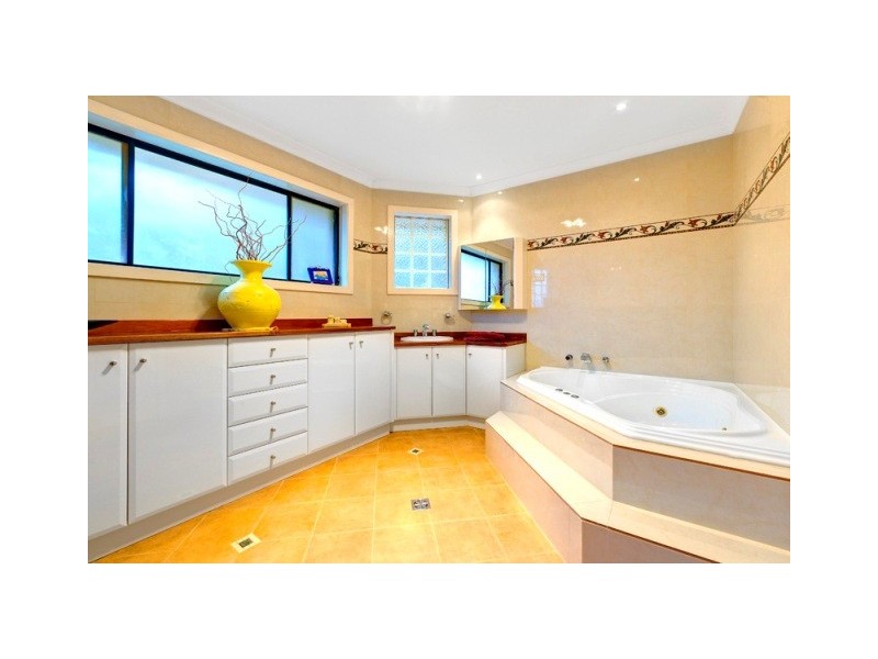 13 Friendship Place, Beacon Hill NSW 2100