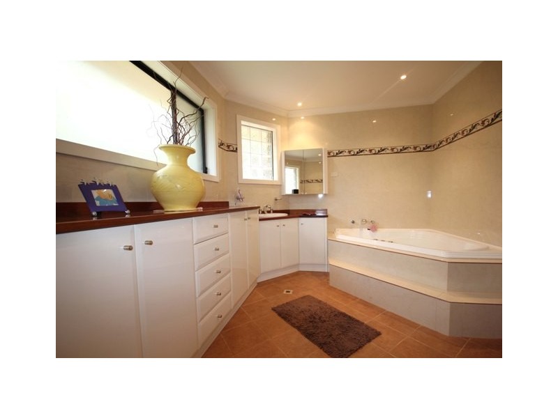 13 FRIENDSHIP PLACE, Beacon Hill NSW 2100