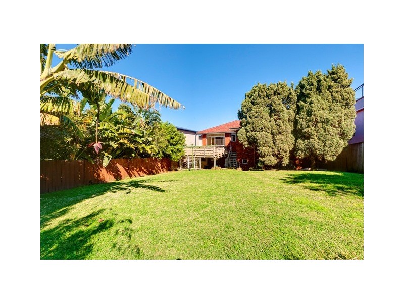 4 Bellevue Place, North Curl Curl NSW 2099