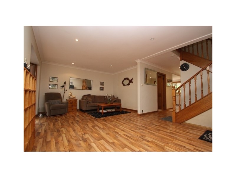 8 Guardian Parade, Beacon Hill NSW 2100