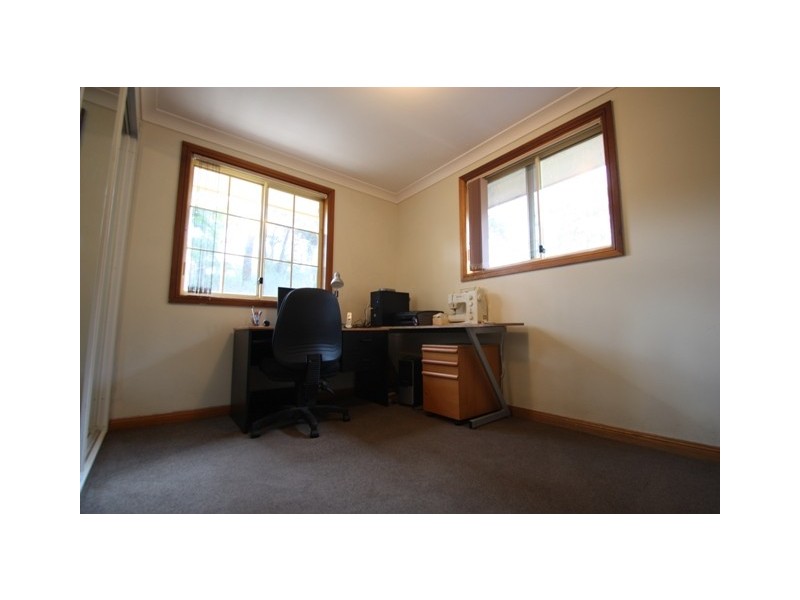 8 Guardian Parade, Beacon Hill NSW 2100