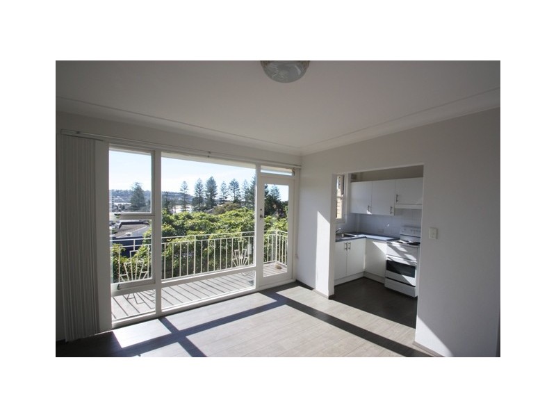 18/147 Pacific Parade, Dee Why NSW 2099