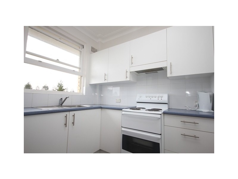 18/147 Pacific Parade, Dee Why NSW 2099