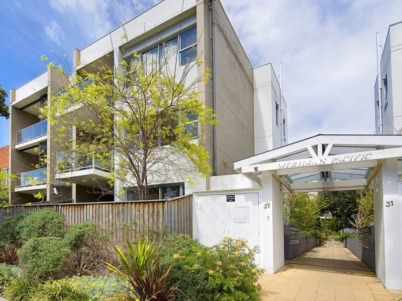 C13/31-37 Pacific Parade, Dee Why NSW 2099