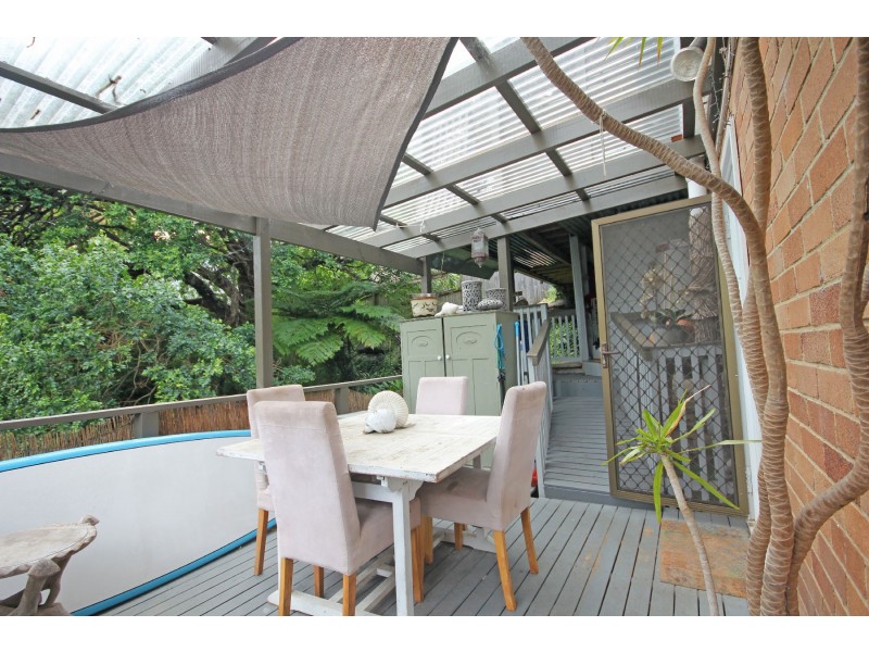 240 (lower) Headland Road, Curl Curl NSW 2096