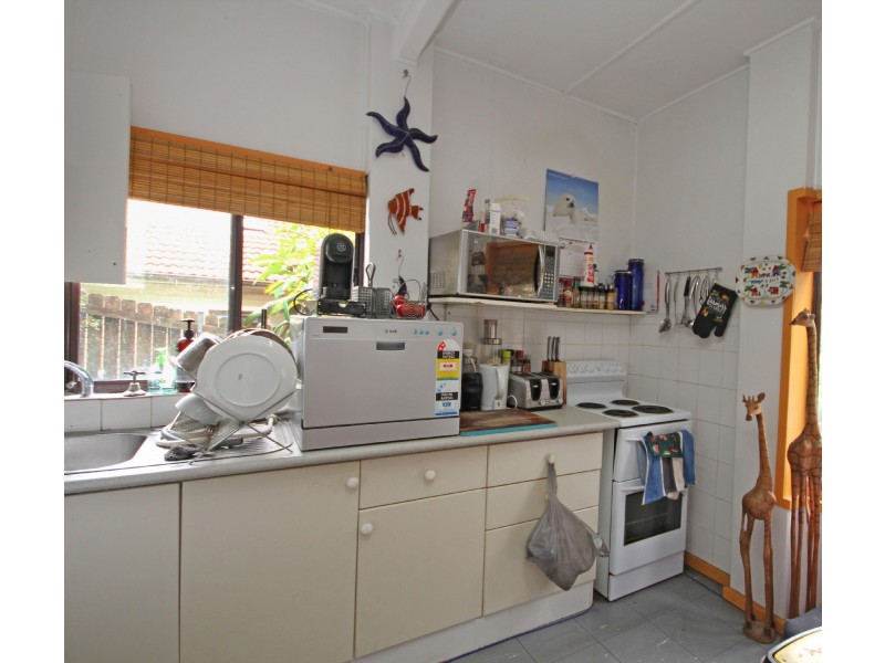 240 (lower) Headland Road, Curl Curl NSW 2096