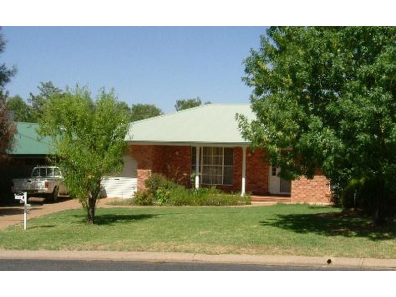65 Murrayfield Drive, Dubbo NSW 2830