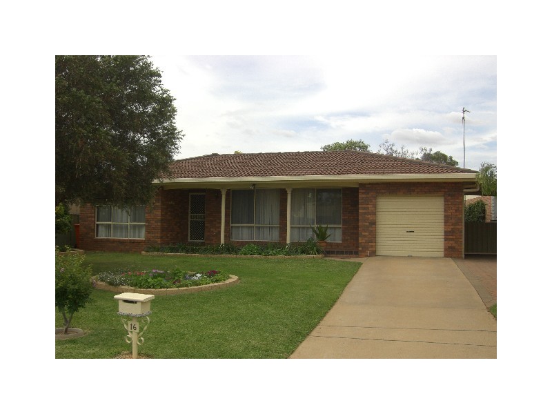 16 Topaz Street, Dubbo NSW 2830
