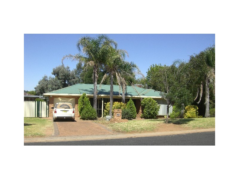 83 Murrayfield Drive, Dubbo NSW 2830