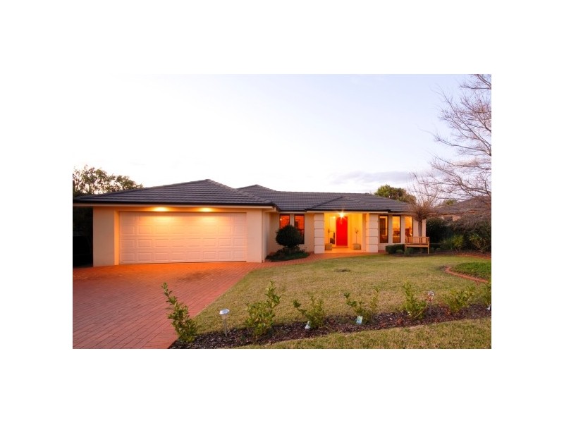 6 Oakmont Avenue, Dubbo NSW 2830