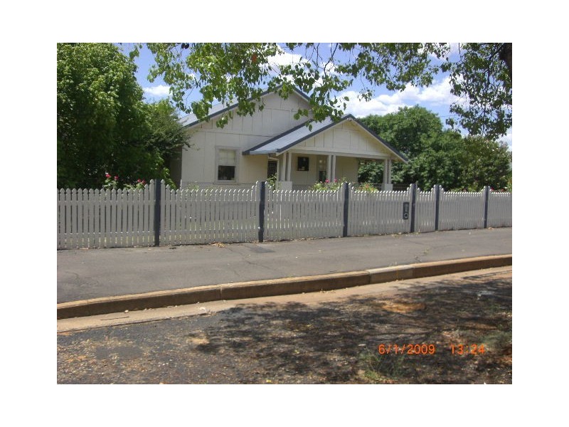 168 Bultje Street, Dubbo NSW 2830