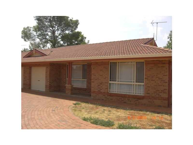 8B Grevillea Place, Dubbo NSW 2830