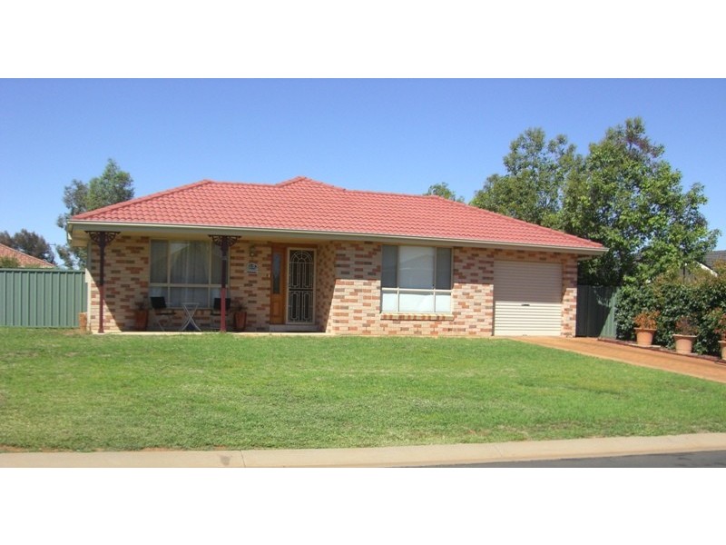31 Doncaster Avenue, Dubbo NSW 2830