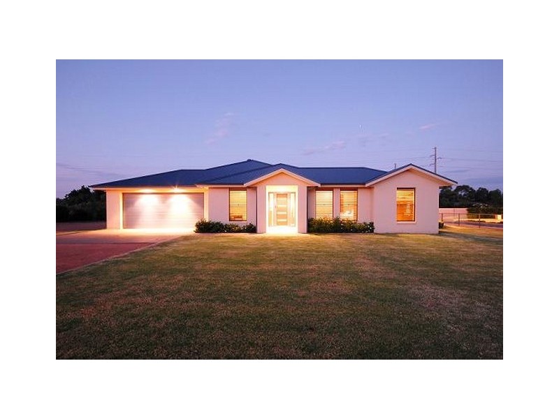 7 Chanara Crescent, Dubbo NSW 2830