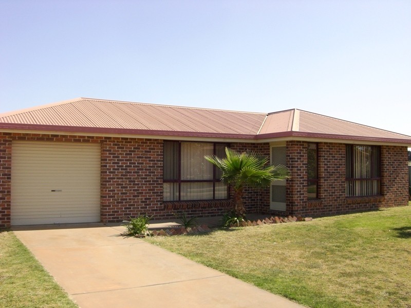 10 Silkwood Close, Dubbo NSW 2830
