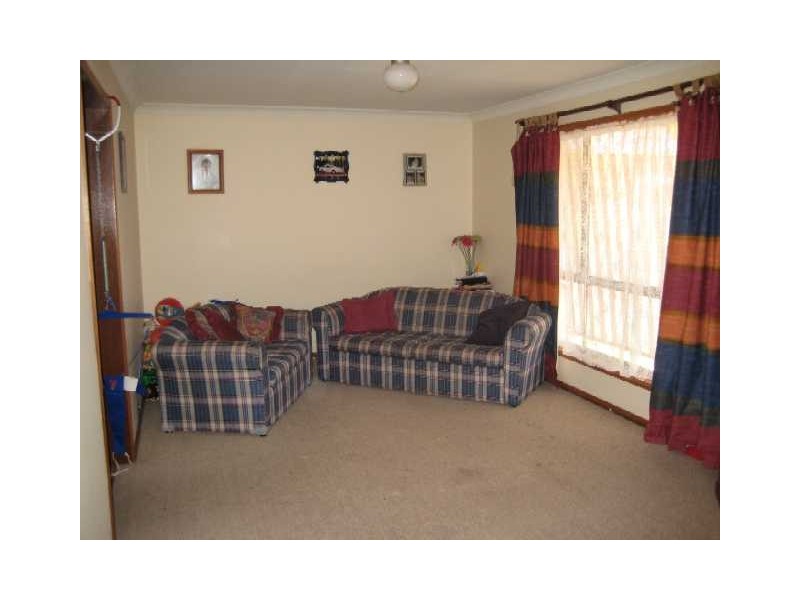 7 Giles Court, Dubbo NSW 2830