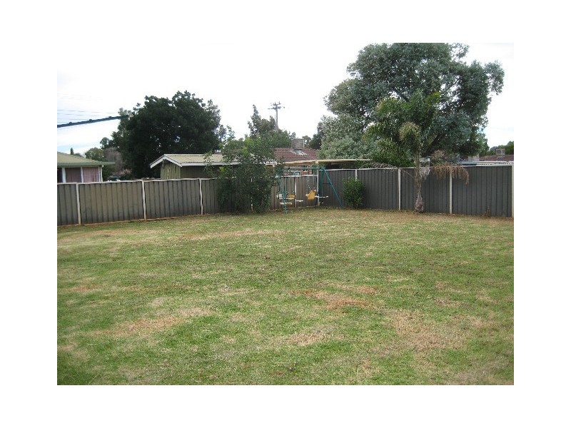 7 Giles Court, Dubbo NSW 2830