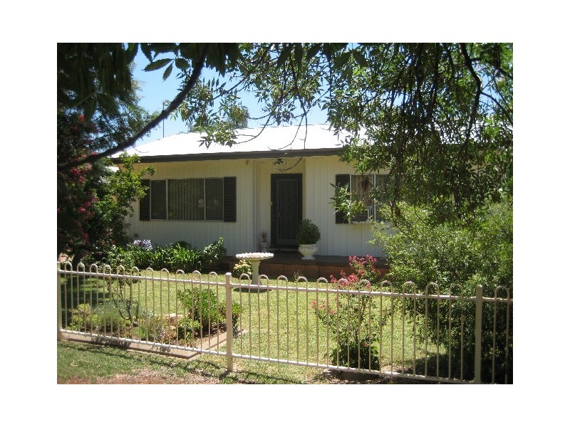 5 Bruce Avenue, Dubbo NSW 2830