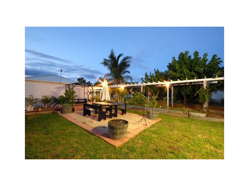 6 Araluen Way, Dubbo NSW 2830
