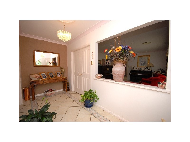 6 Araluen Way, Dubbo NSW 2830