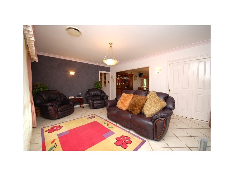 6 Araluen Way, Dubbo NSW 2830