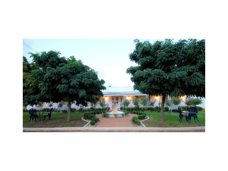 6 Araluen Way, Dubbo NSW 2830