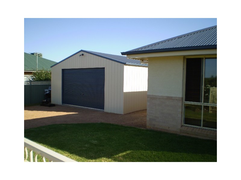 1 Hastings Court, Dubbo NSW 2830
