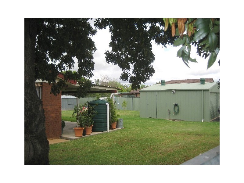 1 Buckingham Drive, Dubbo NSW 2830
