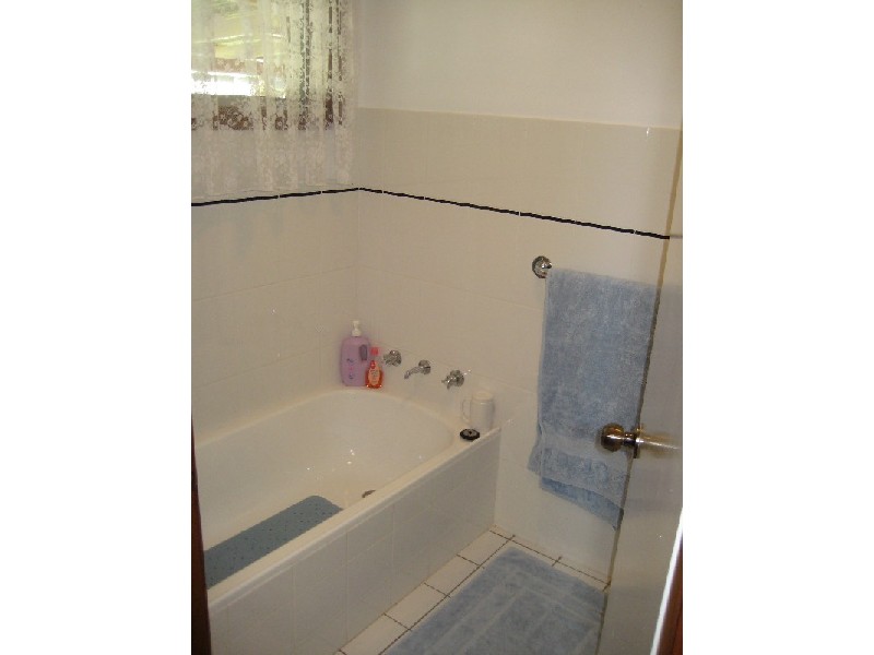 1 Buckingham Drive, Dubbo NSW 2830