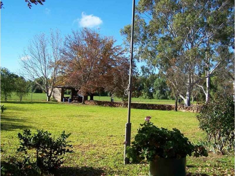 69 Mitchell Highway, Narromine NSW 2821