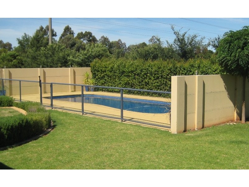 7 Chanara Crescent, Dubbo NSW 2830