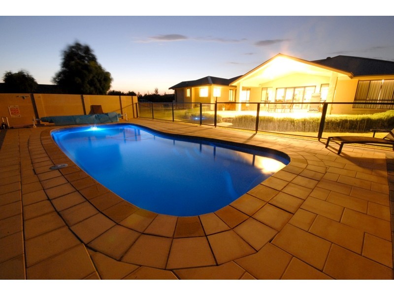 7 Chanara Crescent, Dubbo NSW 2830