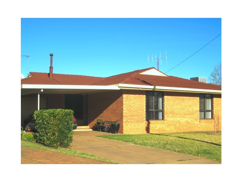 34 Mumford Crescent, Dubbo NSW 2830