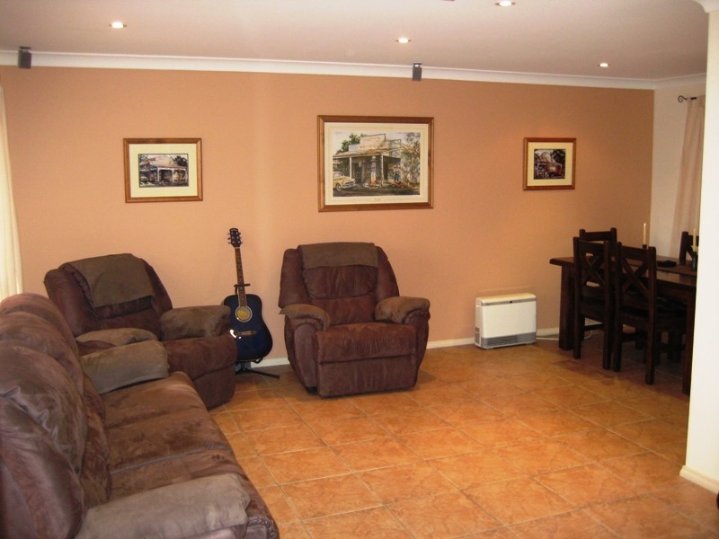 8 Silkwood Close, Dubbo NSW 2830