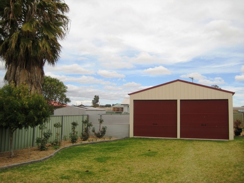 8 Silkwood Close, Dubbo NSW 2830