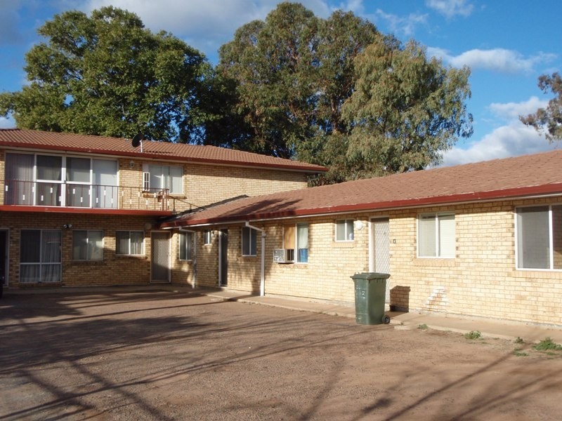 24 Zora Street, Warren NSW 2824