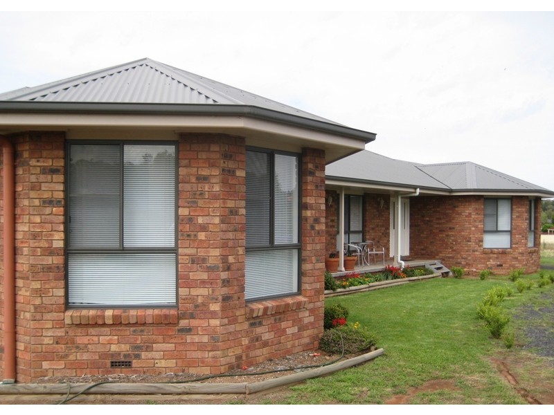 35R Debeaufort Drive, Dubbo NSW 2830