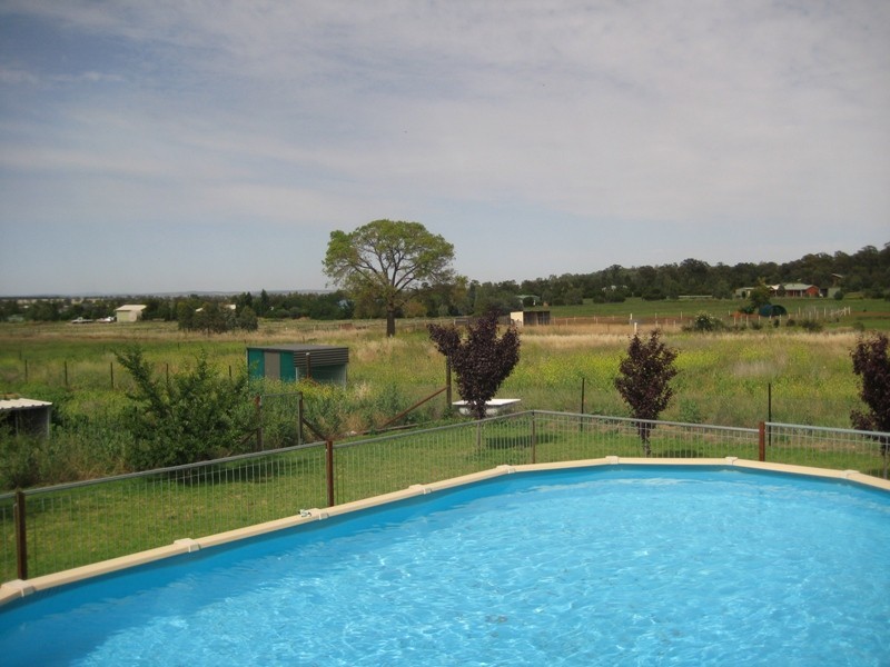 35R Debeaufort Drive, Dubbo NSW 2830