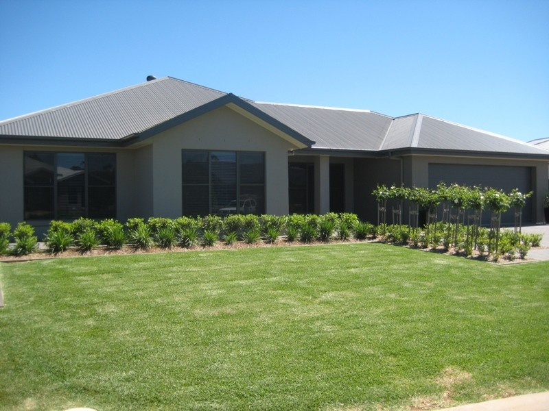 8 Avalon Place, Dubbo NSW 2830