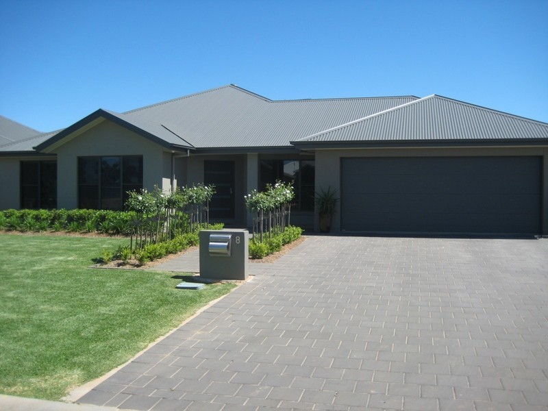 8 Avalon Place, Dubbo NSW 2830