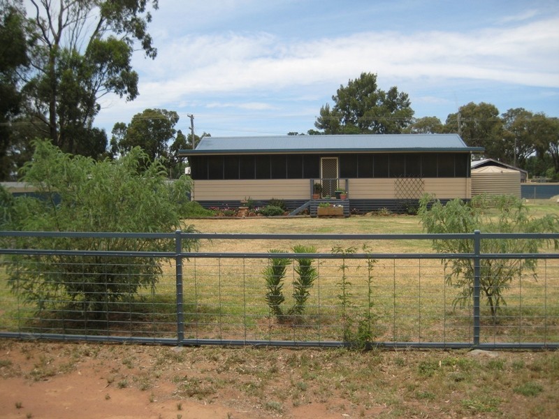 11 Bomen Street, Ballimore NSW 2830
