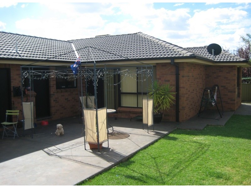 6 Paul McLean Place, Dubbo NSW 2830