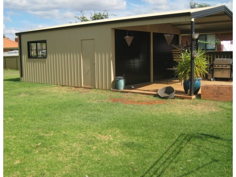 6 Paul McLean Place, Dubbo NSW 2830