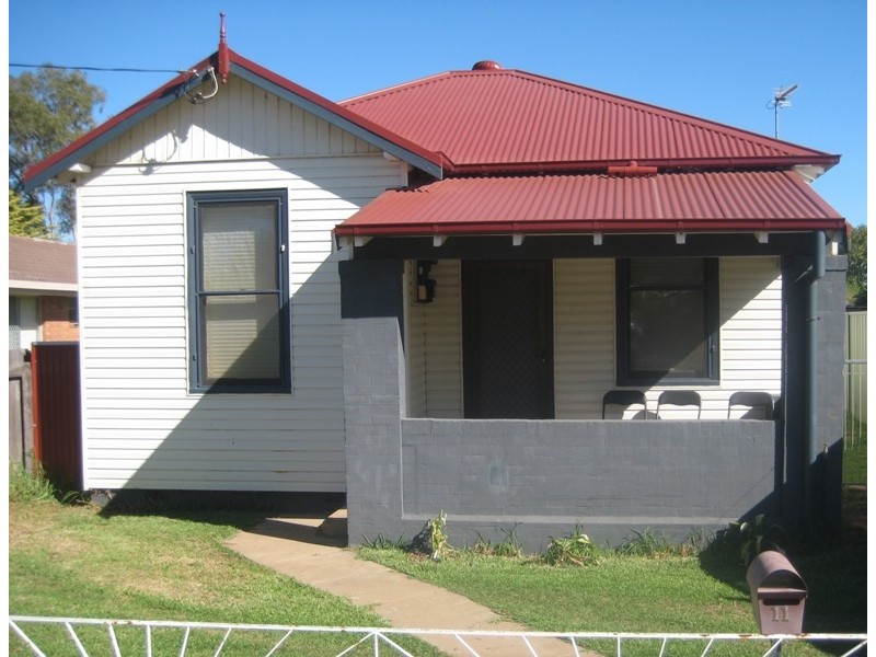 11 Samuels Street, Dubbo NSW 2830