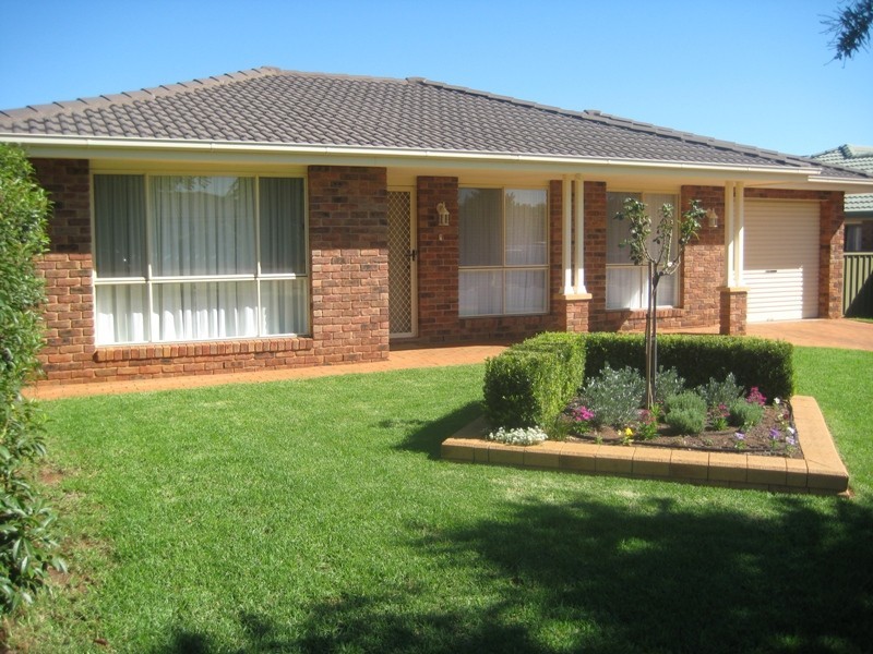 19 Websdale Drive, Dubbo NSW 2830