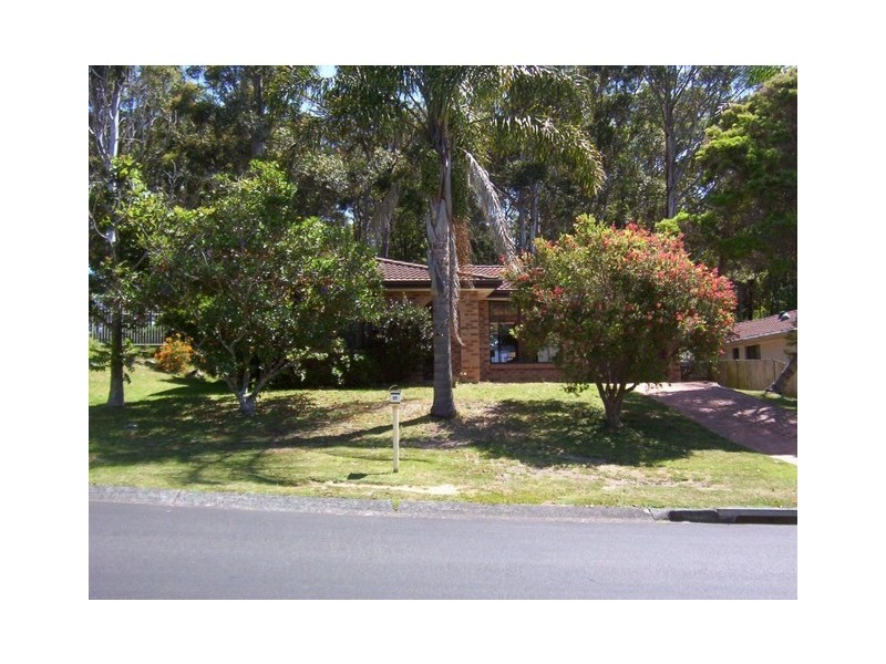 27 Woodport Close, Erina NSW 2250