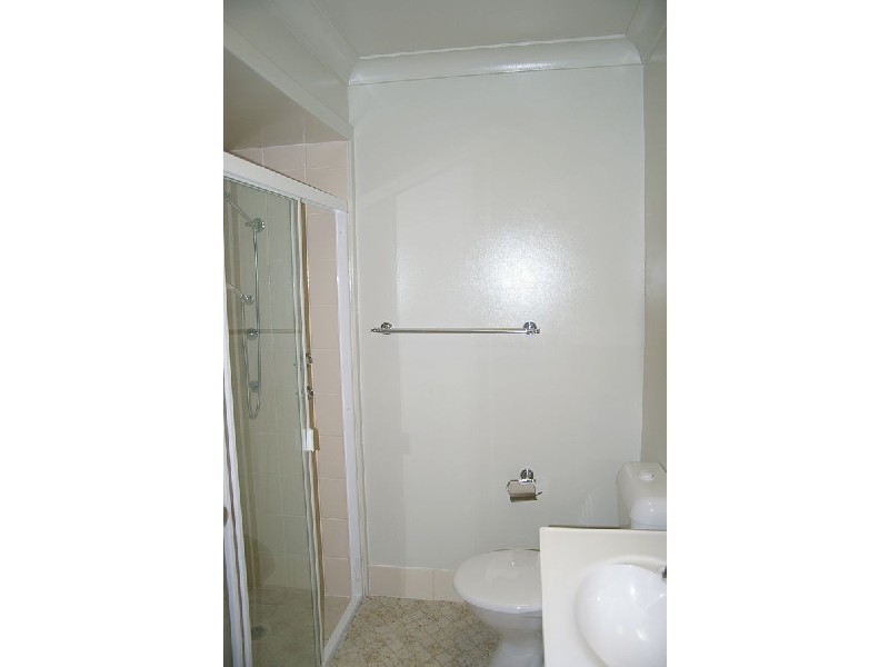 2/24 Russell Street, East Gosford NSW 2250