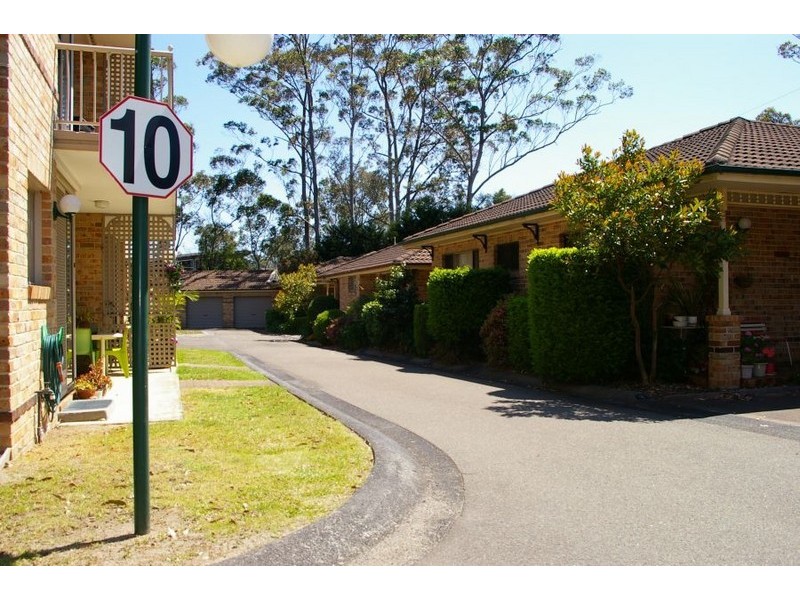 8/12-20 Kinarra, Wyoming NSW 2250